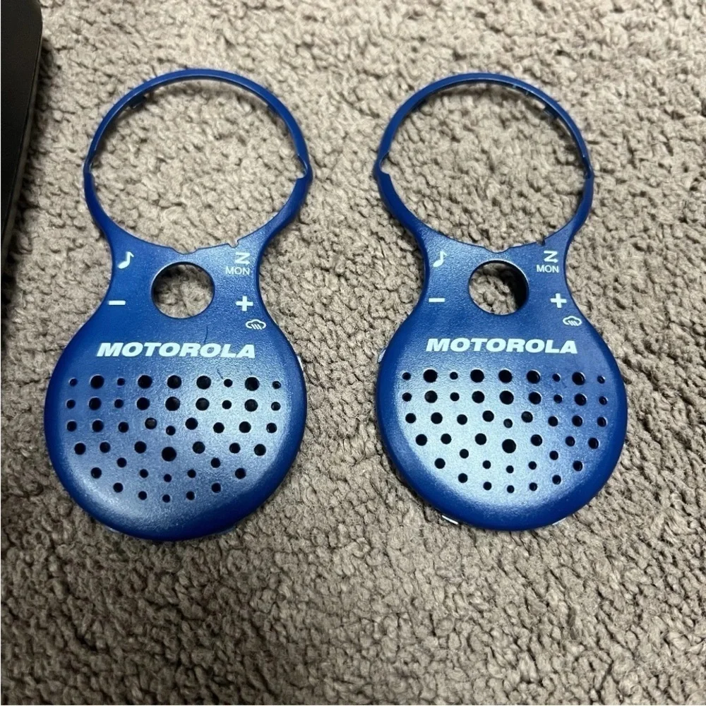 Motorola TALKABOUT T8500 Two Way Radios With Charger And Two Xtra faces set of 2 - Picture 12 of 13